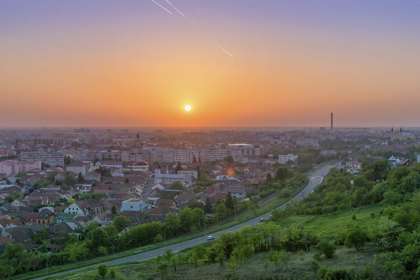 Orașul Oradea văzut de sus la apus de soare, România, Europa