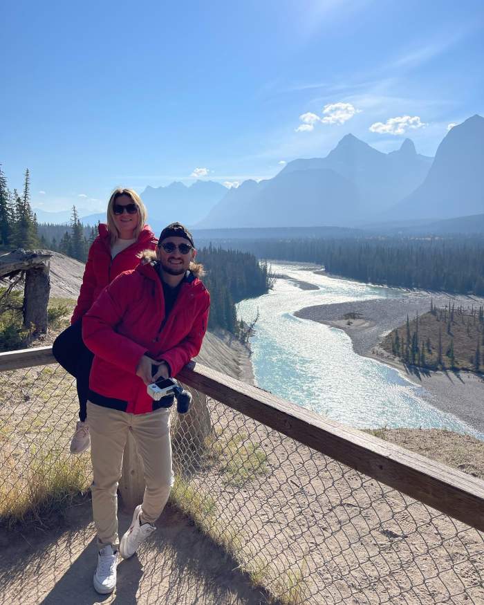 O minune i-a salvat! Doi vloggeri celebri din România ar fi trebuit să fie astăzi în Tibet, unde peste 100 de oameni au murit din cauza cutremurului