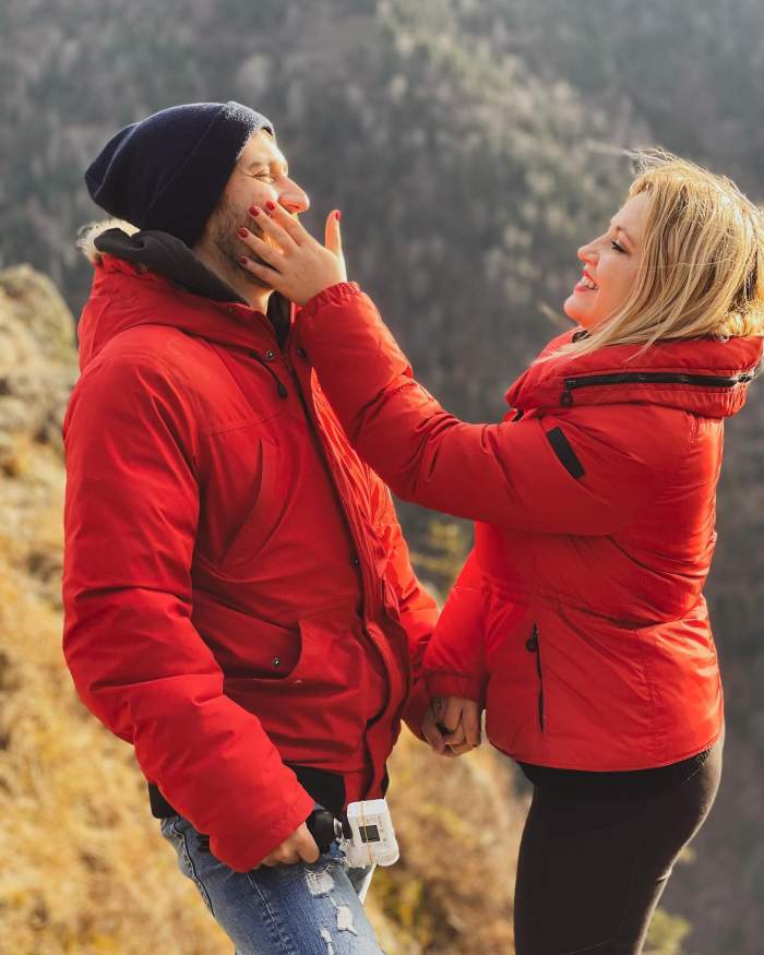 O minune i-a salvat! Doi vloggeri celebri din România ar fi trebuit să fie astăzi în Tibet, unde peste 100 de oameni au murit din cauza cutremurului