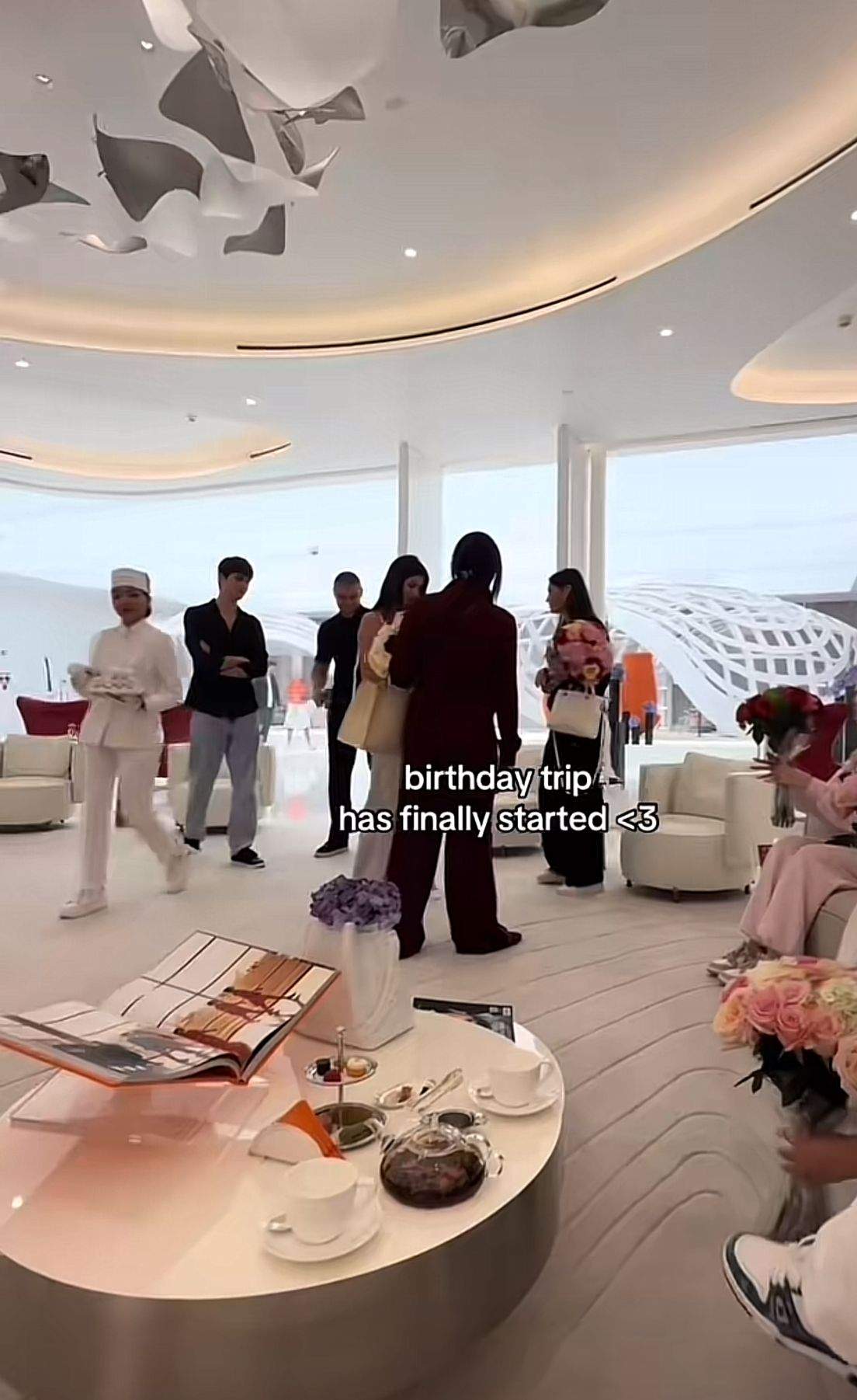 Andreea Bostănică, pe lux și opulență, de ziua ei de naștere! Și-a închiriat din nou un avion privat | VIDEO