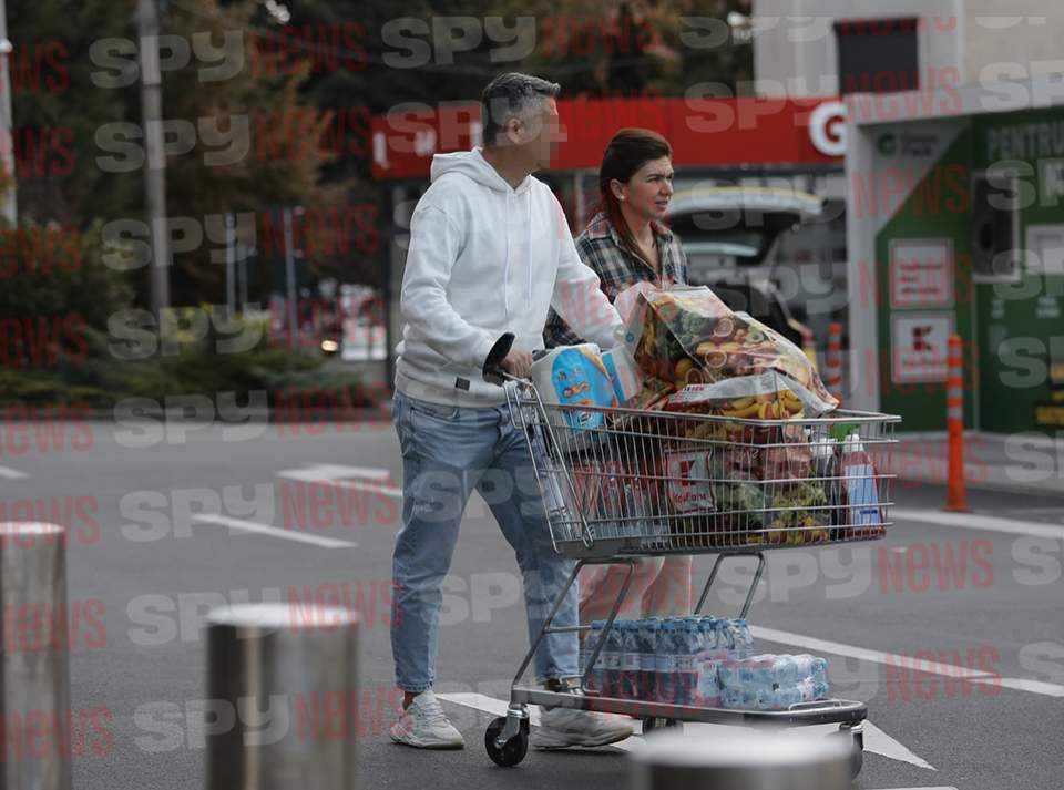 Niciun drum fără el! Cine este bărbatul pe care Simona Halep se bazează! Schimbă maşinile după necesităţi | PAPARAZZI