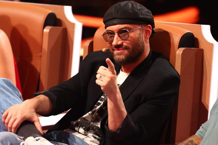 Juriul ținut în corzi. Micutzu, Anca Dinicu și Maurice cu mâinile la ochi în timpul unui număr de la The Ticket