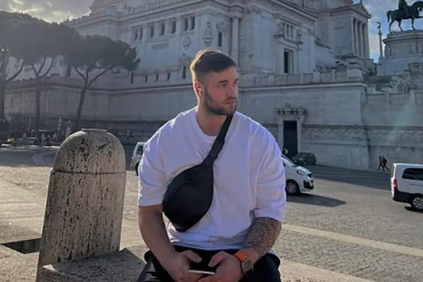 Un magnat al criptomonedelor, descoperit mort, în bolidul său de lux, în Kiev. Konstantin a fost găsit cu o rană de glonț la cap