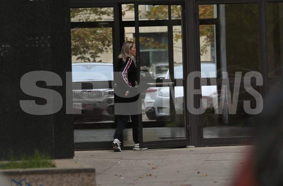 Imagini exclusive cu Bianca Păsat! Ce face după ce Cornel Păsat a spus la televizor că a fost părăsit! | PAPARAZZI