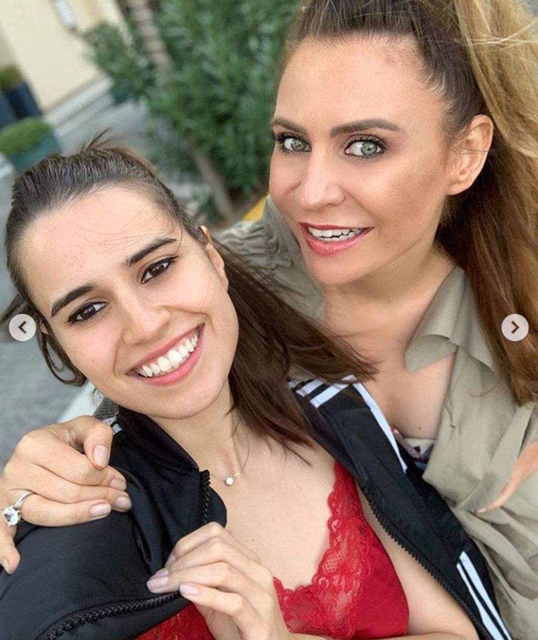 Fiica Adinei Buzatu a fost cerută în căsătorie! Primele declarații despre momentul emoționant: "A fost cu peripeții, s-a pierdut inelul..."