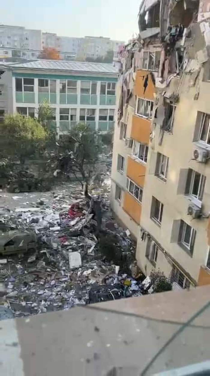 Imagini halucinante de la explozia din cartierul Rahova! Apartamentele din blocul lateral au fost distruse