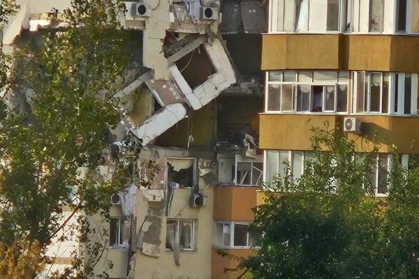 Explozia de la blocul de pe Calea Rahovei ar fi fost provocată de o acumulare de gaze. Cineva ar fi dat drumul la alimentare la o zi după ce a fost oprită