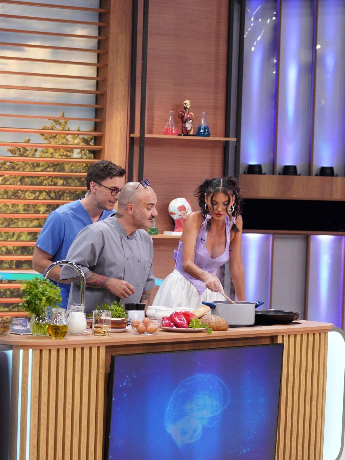 Ramona Olaru își dezvăluie toate secretele de beauty la MediCOOL, azi, de la ora 18:00, pe Antena 1 și AntenaPLAY: “Târziu m-am apucat de o rutină de frumusețe!”