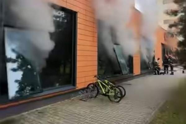 Incendiu în cartierul Grozăvești din Capitală! Mai multe clădiri ar fi afectate. A fost emis mesaj Ro-Alert