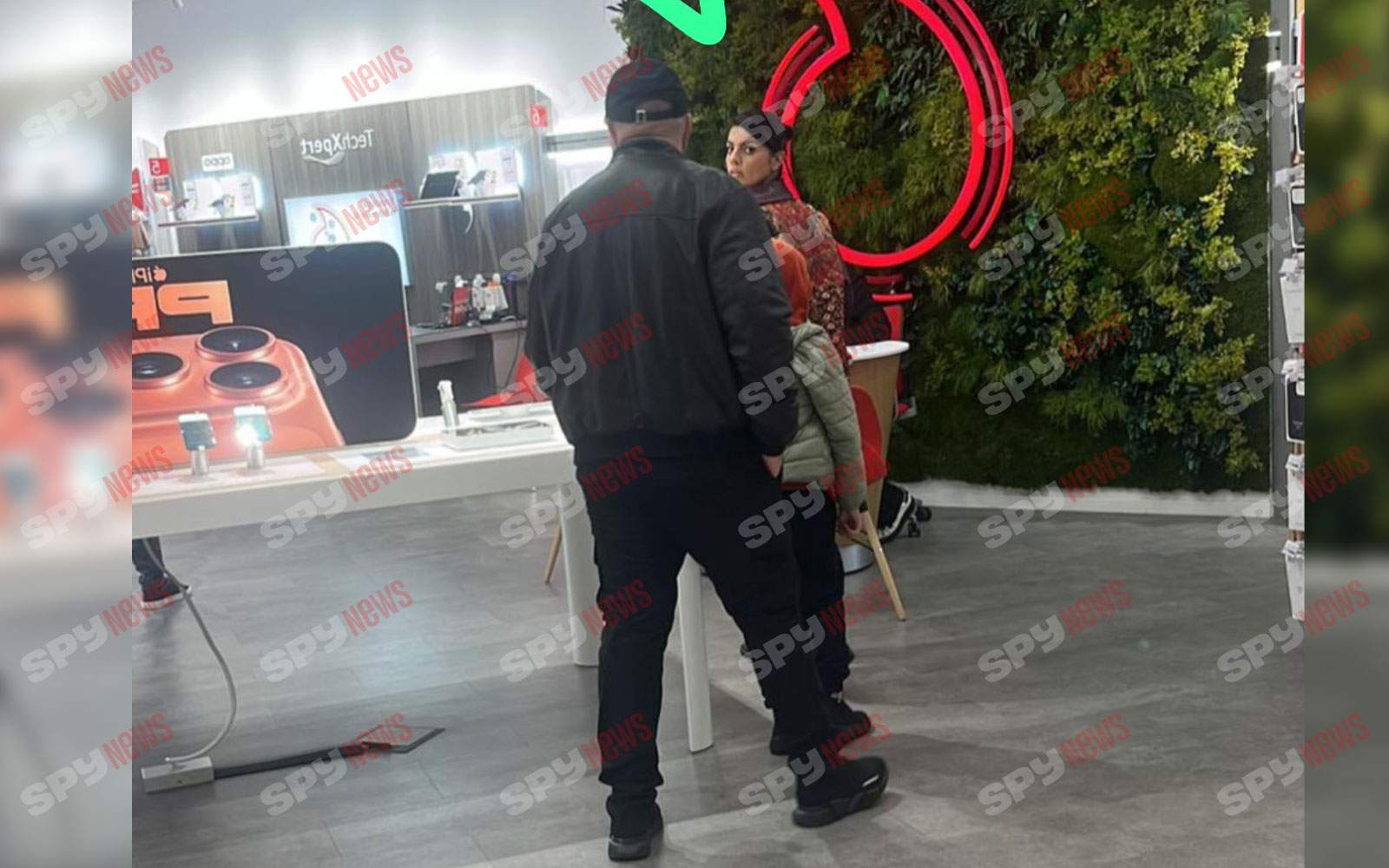 „Dresorul de lei și de fraieri” a fost dresat! Imagini de colecție cu Nuțu Cămătaru și familia. Unde au fost văzuți | PAPARAZZI