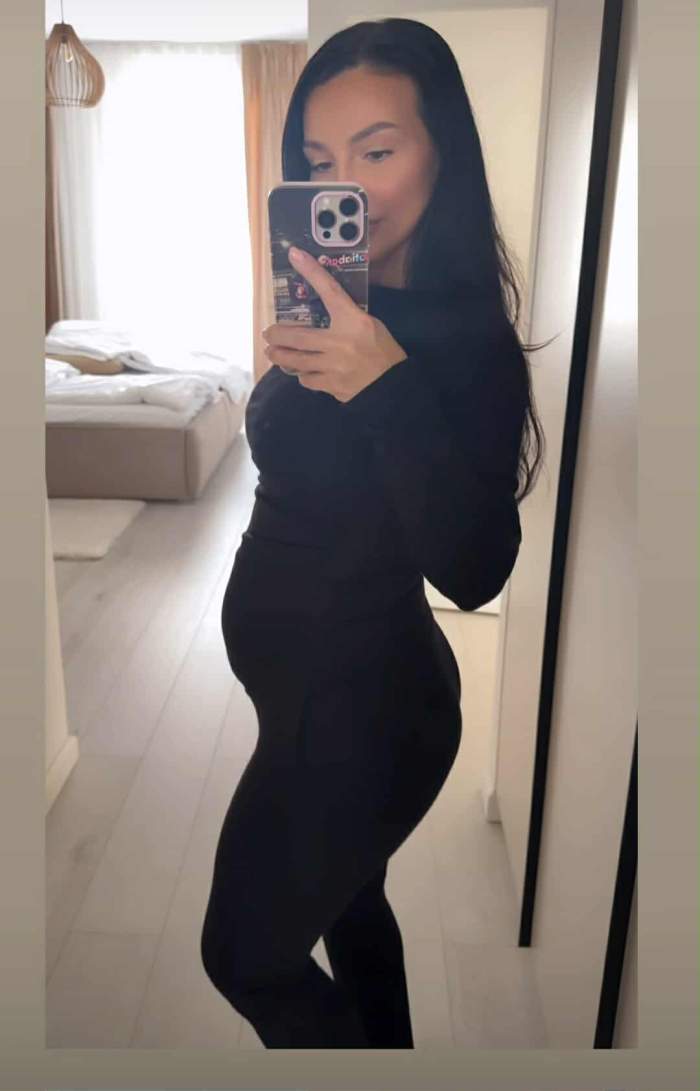 Francisca însărcinată