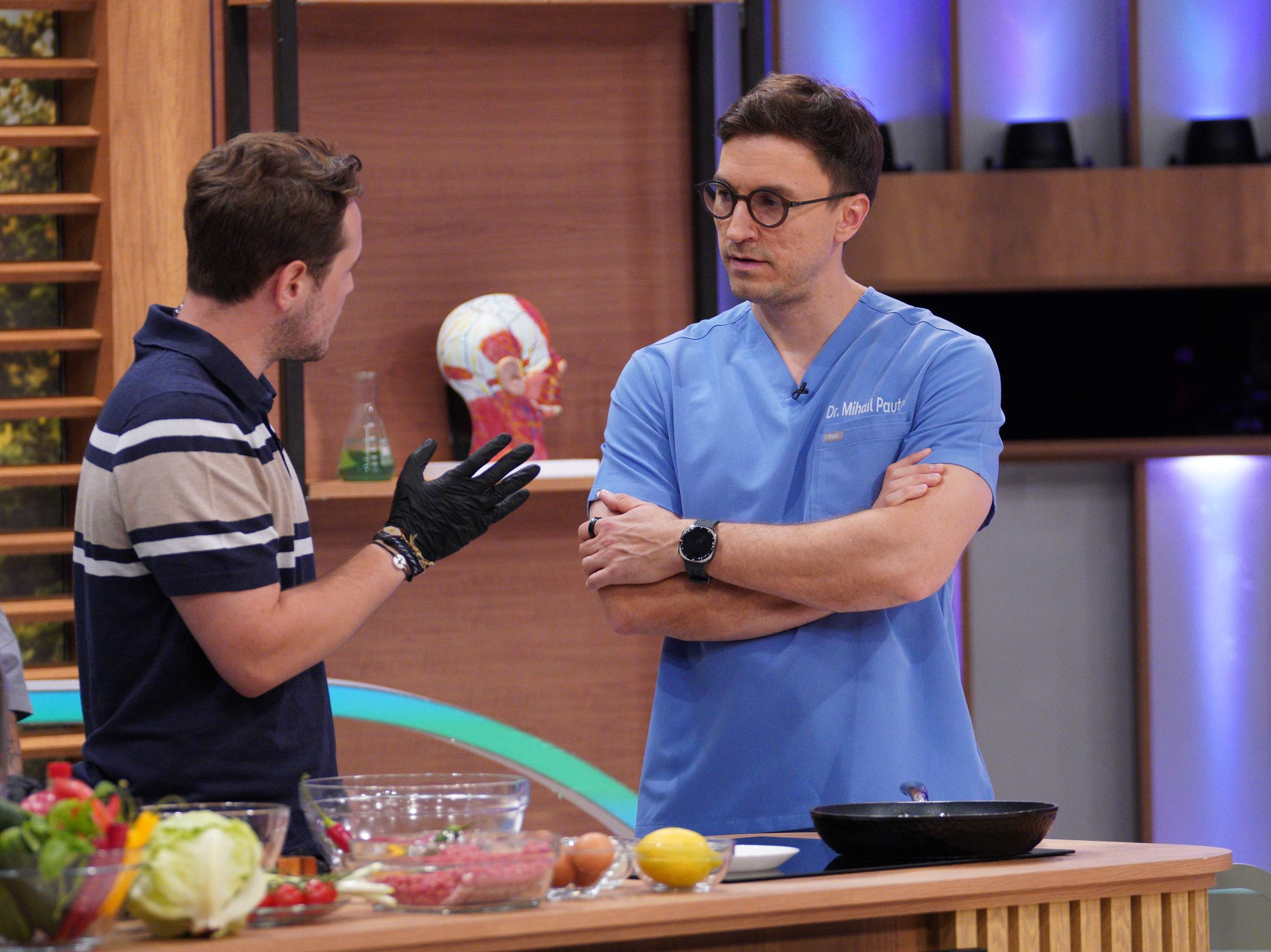 Aris Eram, între răsfăț culinar și slăbit sănătos. Ce îi vor spune specialiștii de la MediCOOL vedem diseară, de la ora 18:00, pe Antena 1 și AntenaPLAY