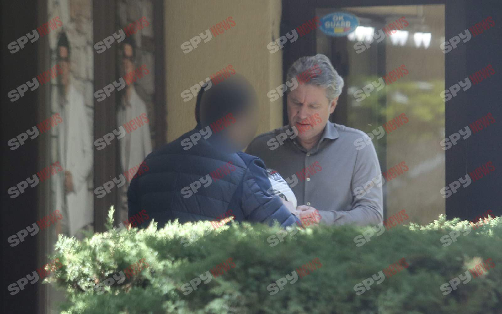 Este unul dintre cei mai modeşti fotbalişti. Florin Răducioiu îşi respectă fanii mai presus decât orice | PAPARAZZI