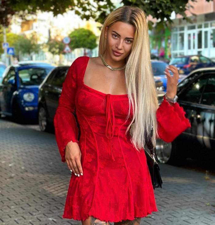 andrusca in rochie rosie