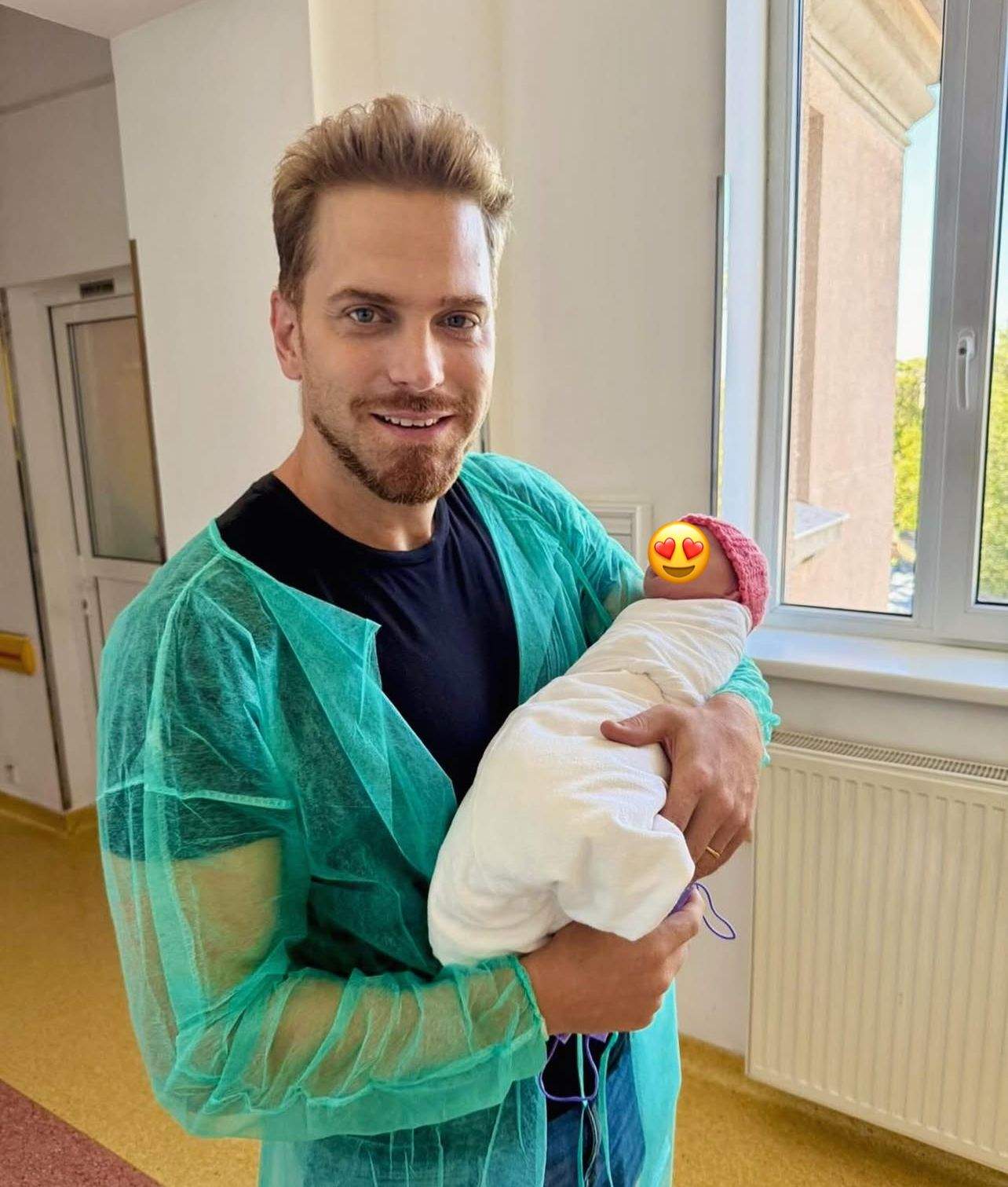 Fetița Alinei Laufer a împlinit o lună! Ce a declarat vedeta despre botezul micuței Eden: "La noi..."