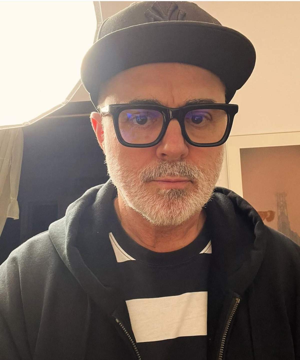 De la ce a început, de fapt, conflictul Primele declarații ale designerului Adrian Oianu și ale administratorului cu care s-a încăierat pe stradă. De la ce a început, de fapt, scandalul: „Omul ăsta...”