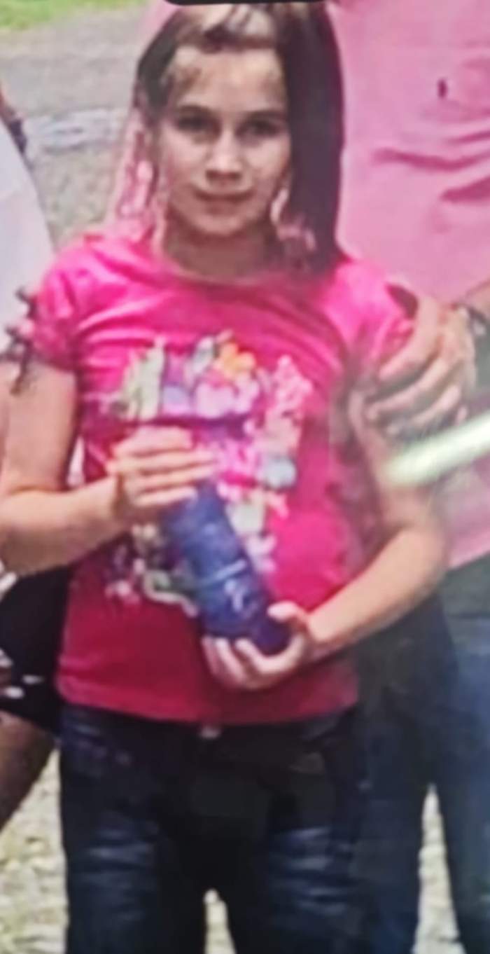Dacă ai văzut-o, sună la 112! Nicola Elena, o fată în vârstă 9 ani, a dispărut fără urmă. Este căutată de oamenii legii