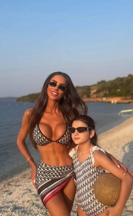bianca dragusanu cu fiica ei