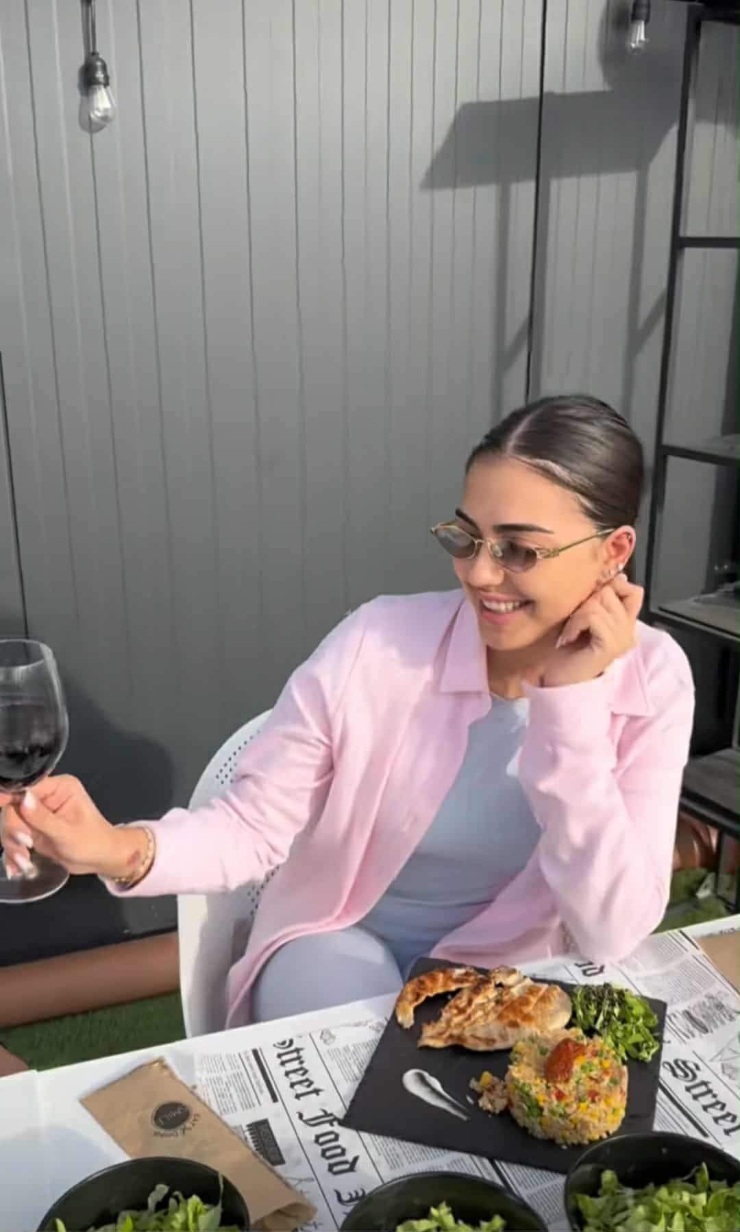 Bogdan de la Ploiești și Vanessa