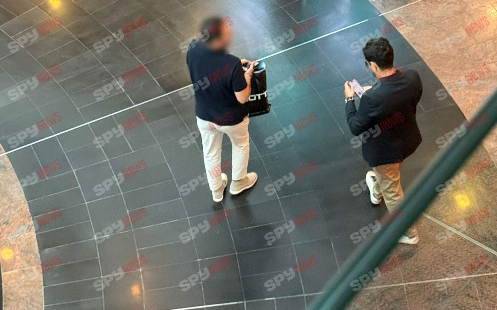 Cezar Ouatu, greu de mulțumit! Cum a fost surprins artistul, de către paparazzii spynews.ro