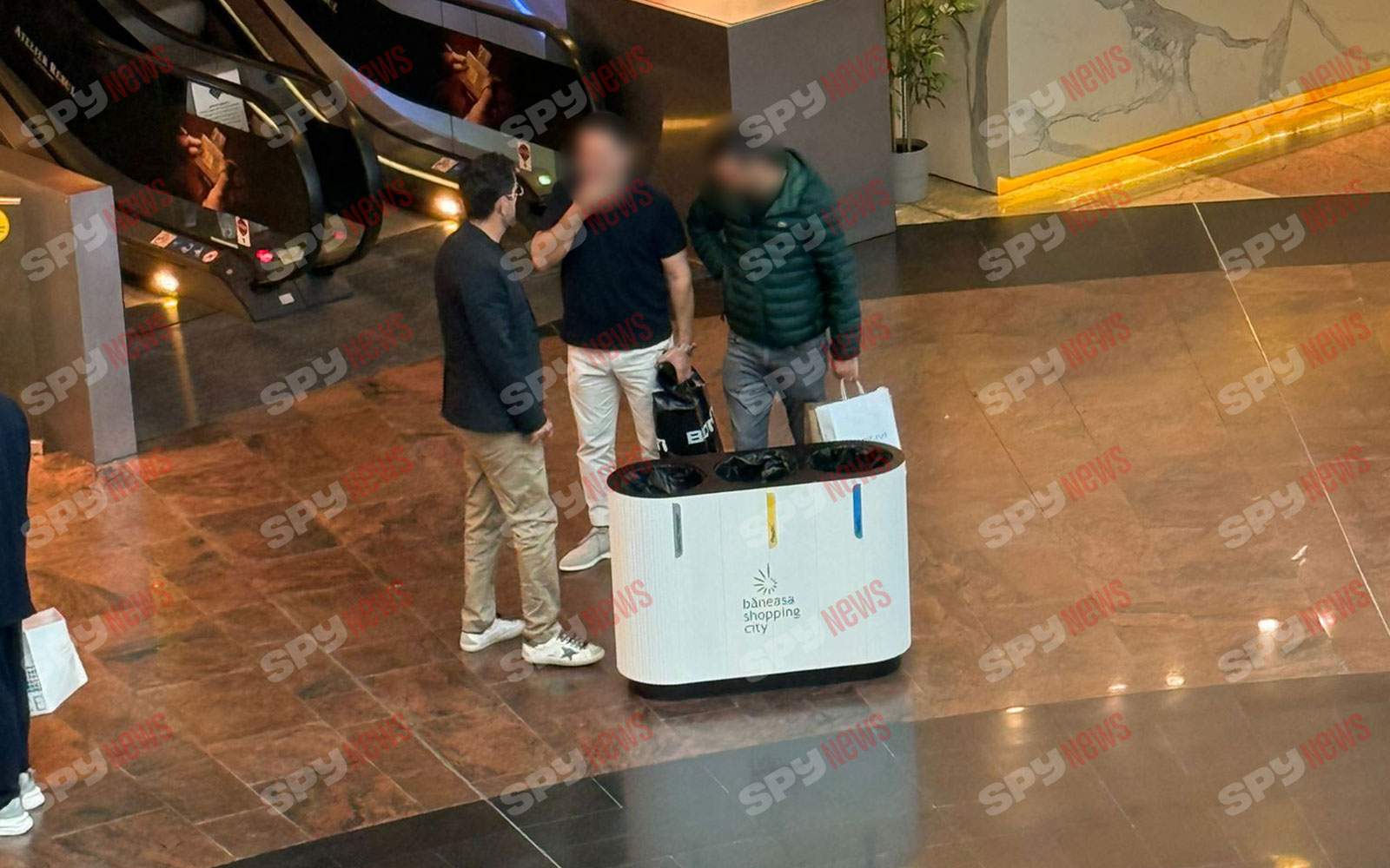 Cezar Ouatu, greu de mulțumit! Cum a fost surprins artistul, de către paparazzii spynews.ro