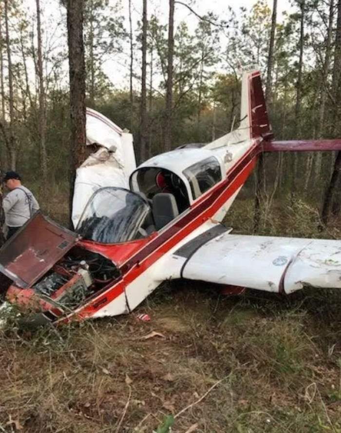 Avion prăbușit în pădurea Băcani! Pilotul nu ar fi putut ateriza din cauza condițiilor meteo