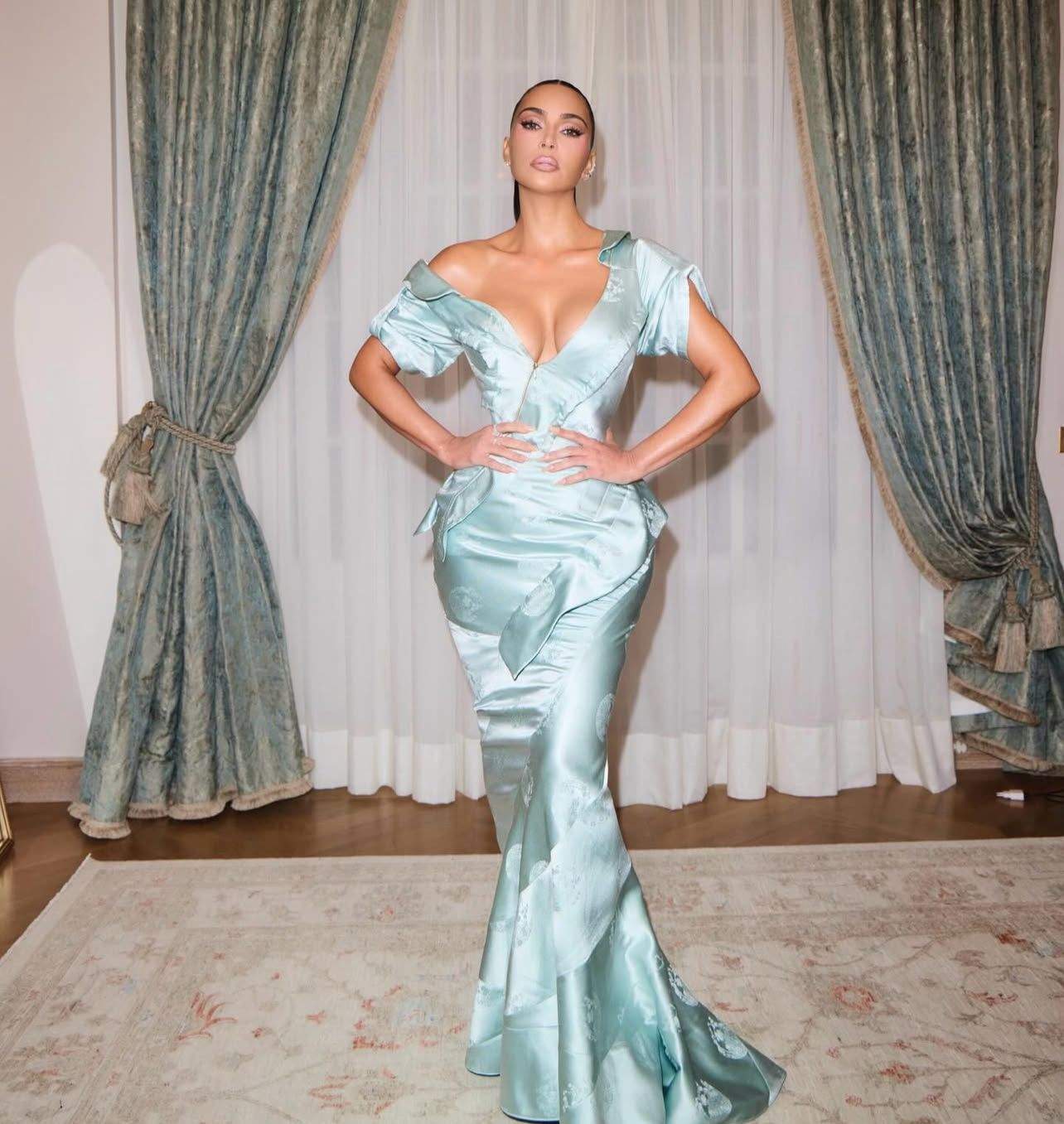 Kim Kardashian se confruntă cu probleme de sănătate. Vedeta a fost diagnosticată cu anevrism. Care este cauza