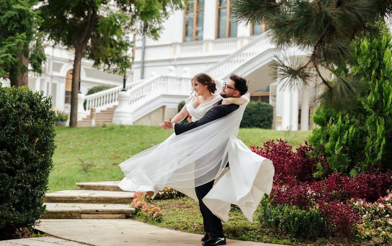 Văru' Săndel, mărturisiri emoționante despre momentul în care și-a condus fiica spre altar: "Parcă nu mi-a convenit..."