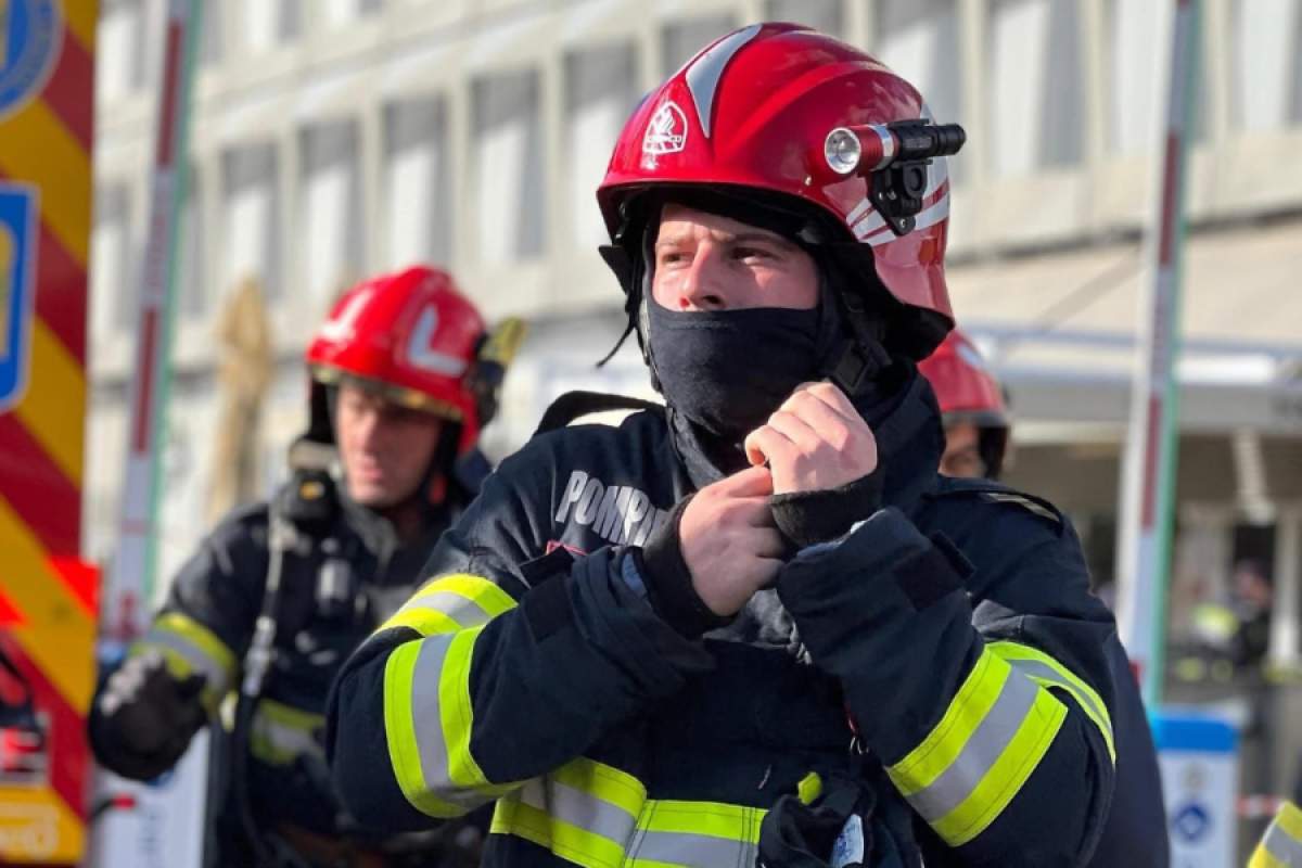 El este Sebastian, pompierul care în timpul liber a salvat viața unui vecin! Bărbatul căzuse în fântână și intrase în stop cardio-respirator | FOTO