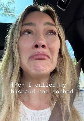 Hilary Duff, ironizată de fani! Diva a început să plângă după ce a vărsat cafea pe geanta ei de la un brand de lux
