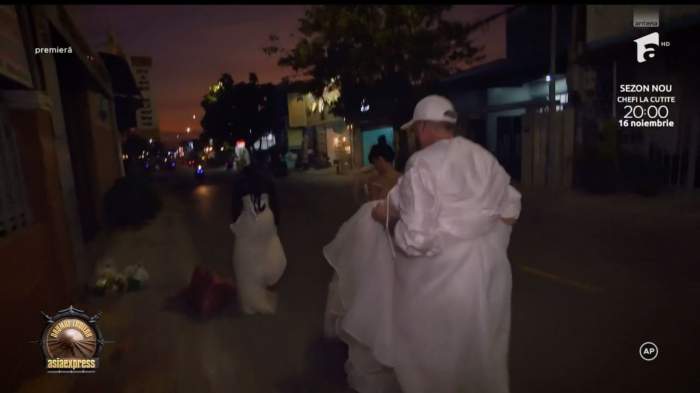 În Asia Express totul este posibil! Cum arată Cătălin Botezatu în rochie de mireasă | FOTO