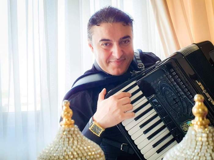 marian mexicanu canta la acordeon