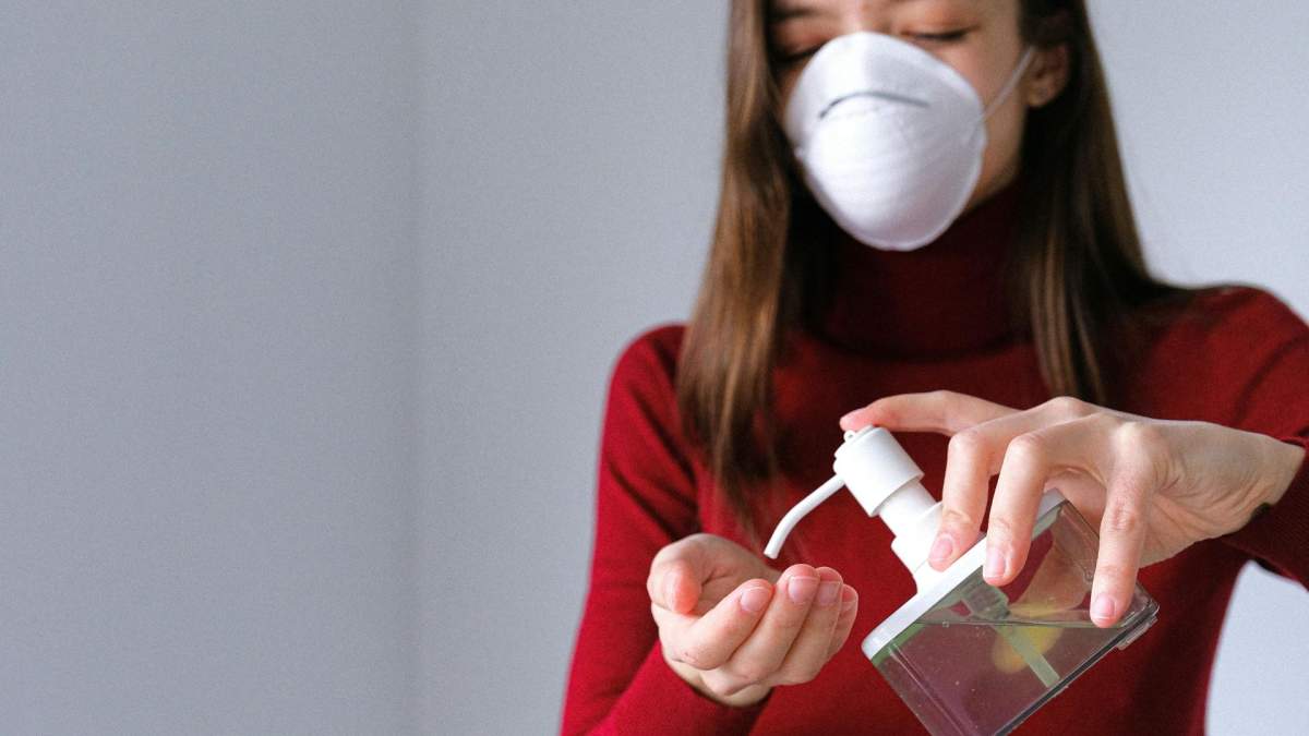 A apărut o nouă tulpină de COVID! Este supranumită "Frankenstein". Care sunt simptomele