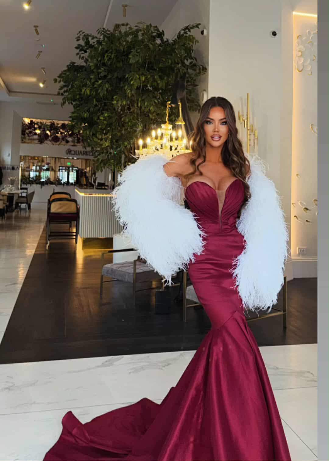 Bianca Drăgușanu, apariție incredibilă la nunta Claudiei Puican și a lui Armin Nicoară! Ținuta divei este peste așteptări