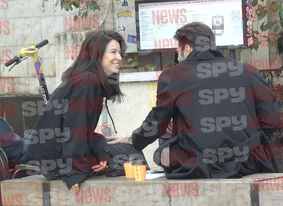 Relatie surprinzătoare în showbiz! Prezentatoarea TV Diana Bart, sărut pasional în plină stradă cu un actor cunoscut! Cine este bărbatul? Avem imaginile!