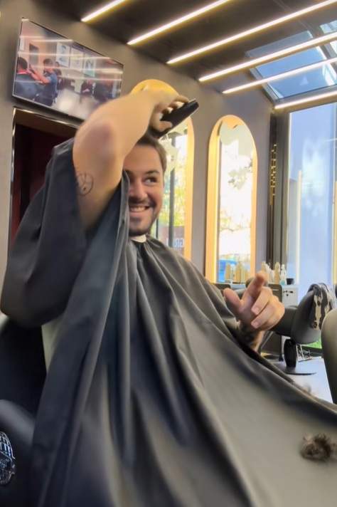 Mario Fresh și-a schimbat look-ul! A mers la hairstylist, dar a început să se tundă singur: „Reacția lui...”