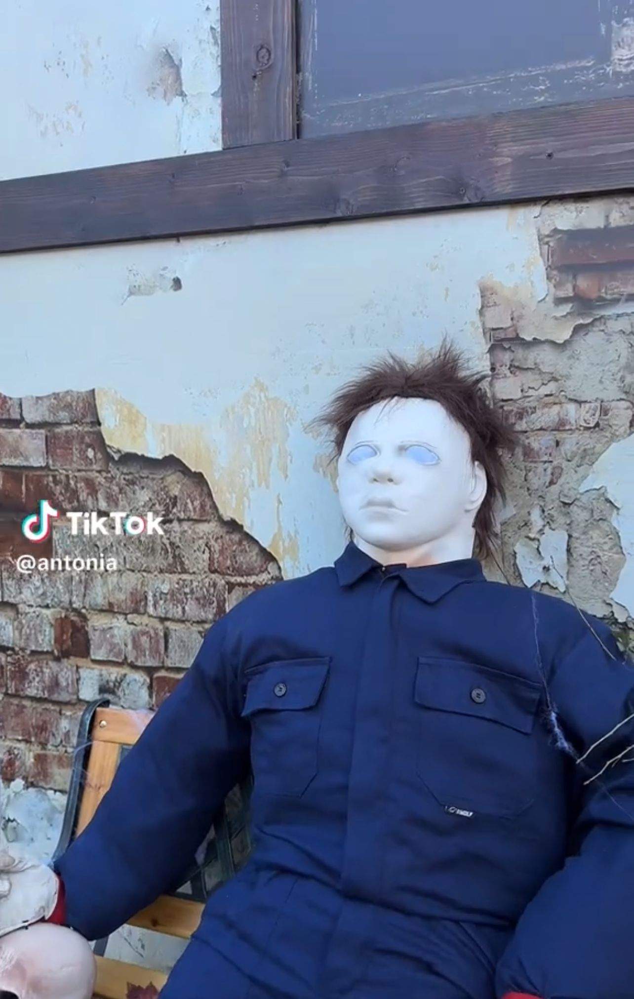 Cum și-a decorat Antonia casa pentru Halloween. Numai în filme ai mai văzut o așa locuință | FOTO