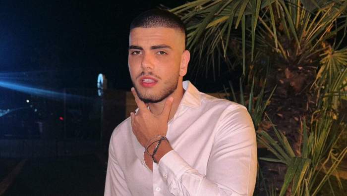 Îl recunoști? Acum este unul dintre cei mai iubiți artiști din România. Fanele sunt înfocate după el