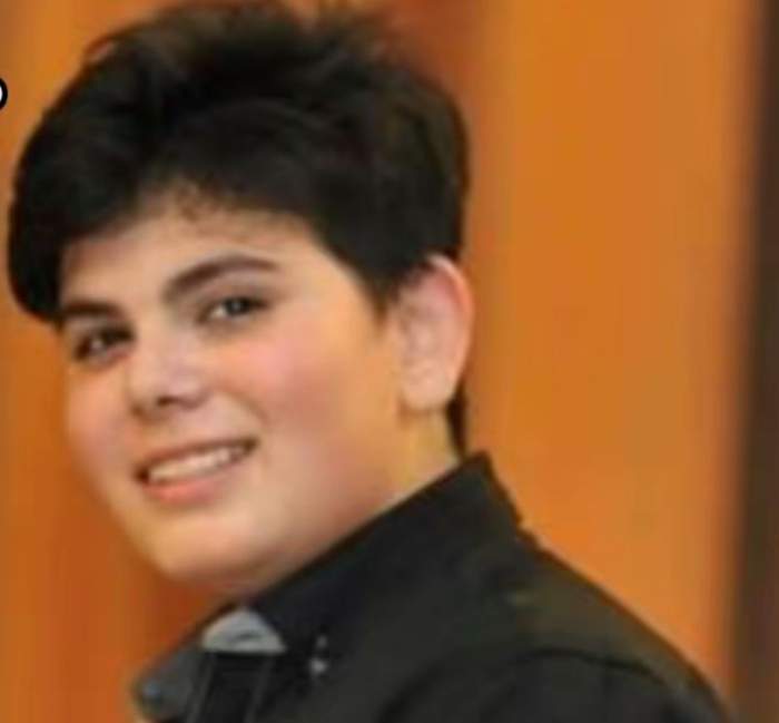 Îl recunoști? Acum este unul dintre cei mai iubiți artiști din România. Fanele sunt înfocate după el