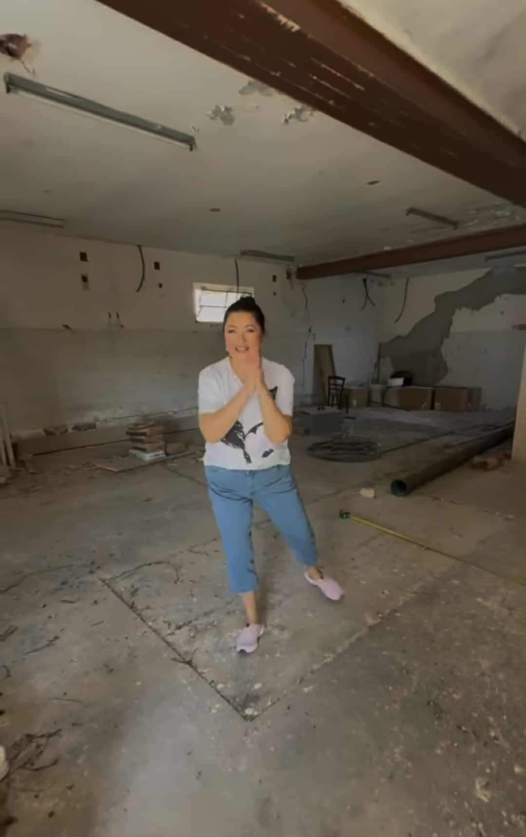 Gabriela Cristea și Tavi Clonda și-au cumpărat casă în Italia! Vedeta a făcut turul: ”Nu a mai fost locuită de 50 de ani”