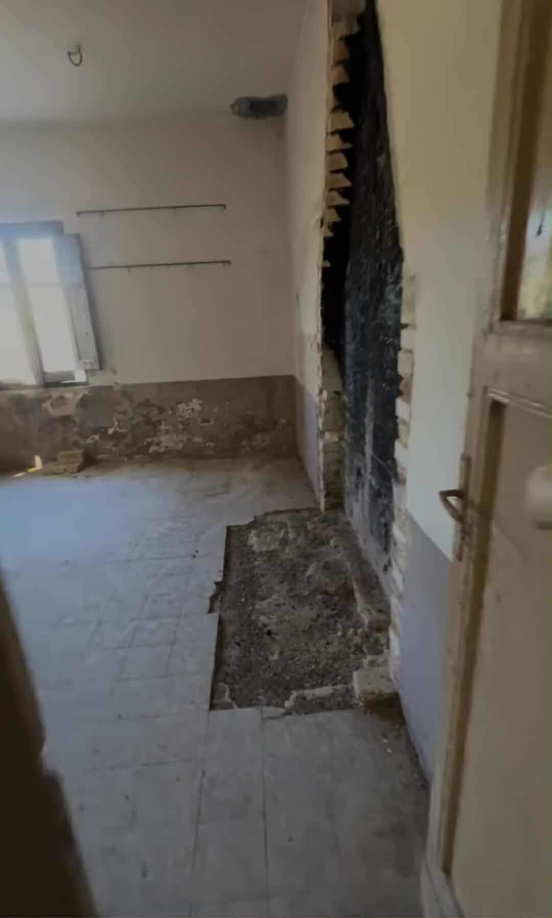 Gabriela Cristea și Tavi Clonda și-au cumpărat casă în Italia! Vedeta a făcut turul: ”Nu a mai fost locuită de 50 de ani”