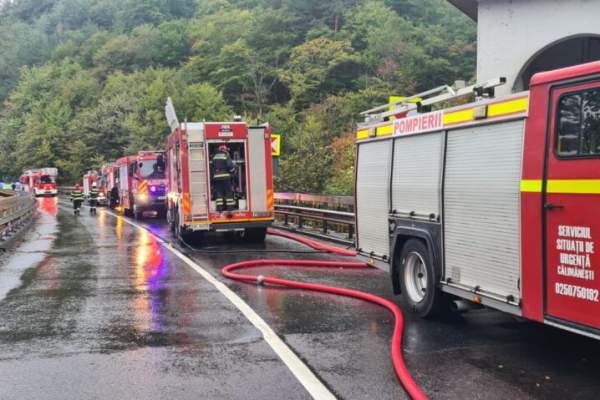 Incendiu la Mănăstirea Cozia Veche din Vâlcea. Pompierii intervin de urgență