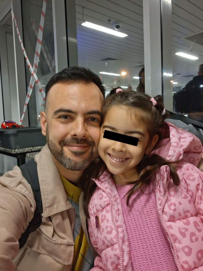 grigore moldovan si fetita lui in aeroport