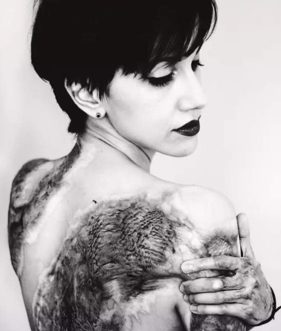 10 ani de la incendiul din Clubul Colectiv. Ce povestesc azi tinerii care au reușit să se salveze