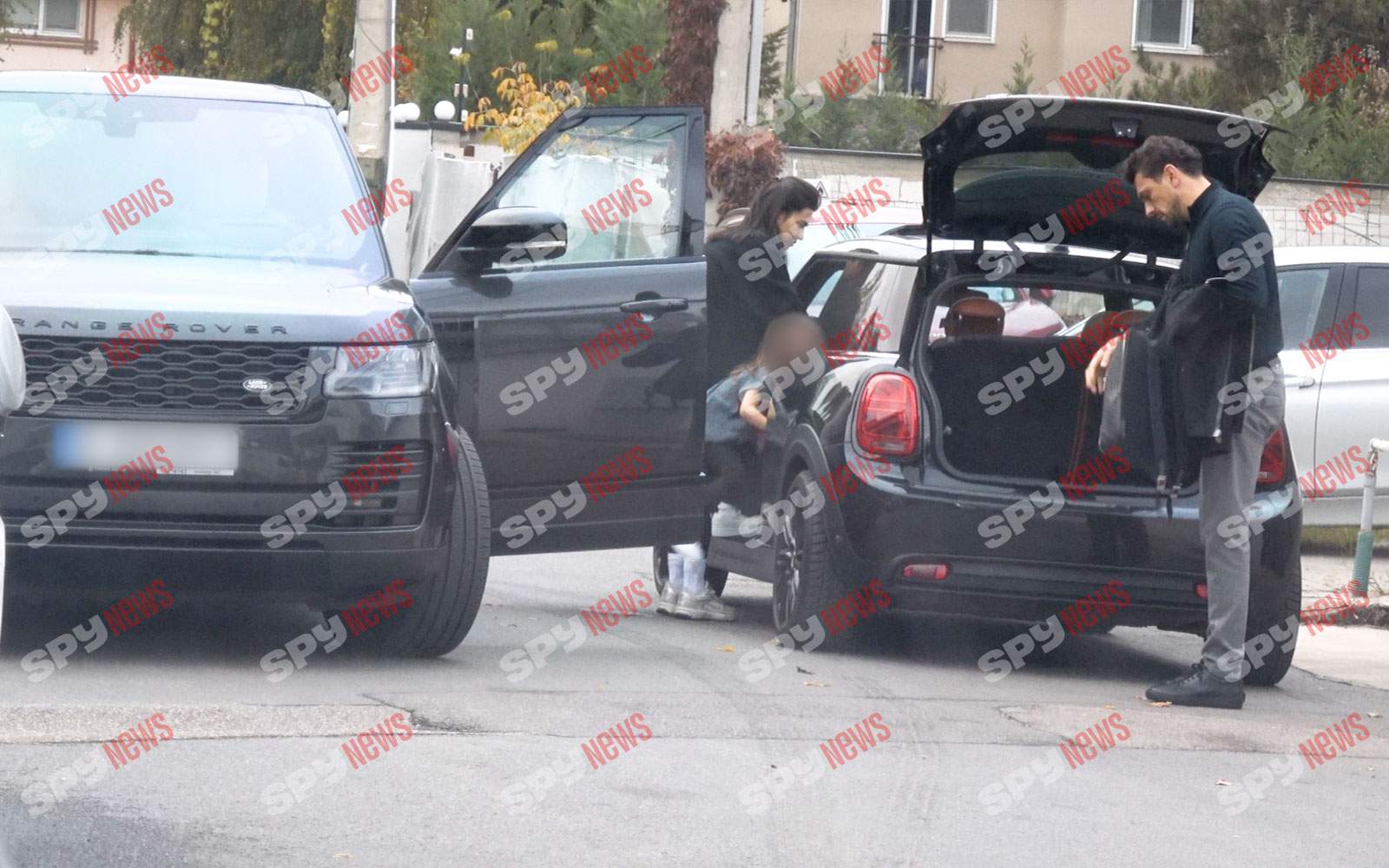 Imaginile momentului! Ce a făcut Diana Bart după întâlnirea şi sărutul pasional cu actorul Daniel Nuţă! Prezentatoarea şi fostul soţ au o relaţie specială