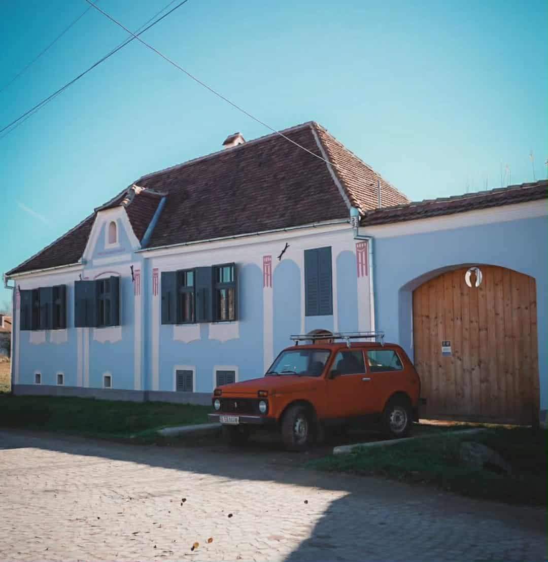 Dana Rogoz și soțul ei, mini-vacanță la casa de la Viscri! Cei doi și-au creat acolo propriul colț de rai