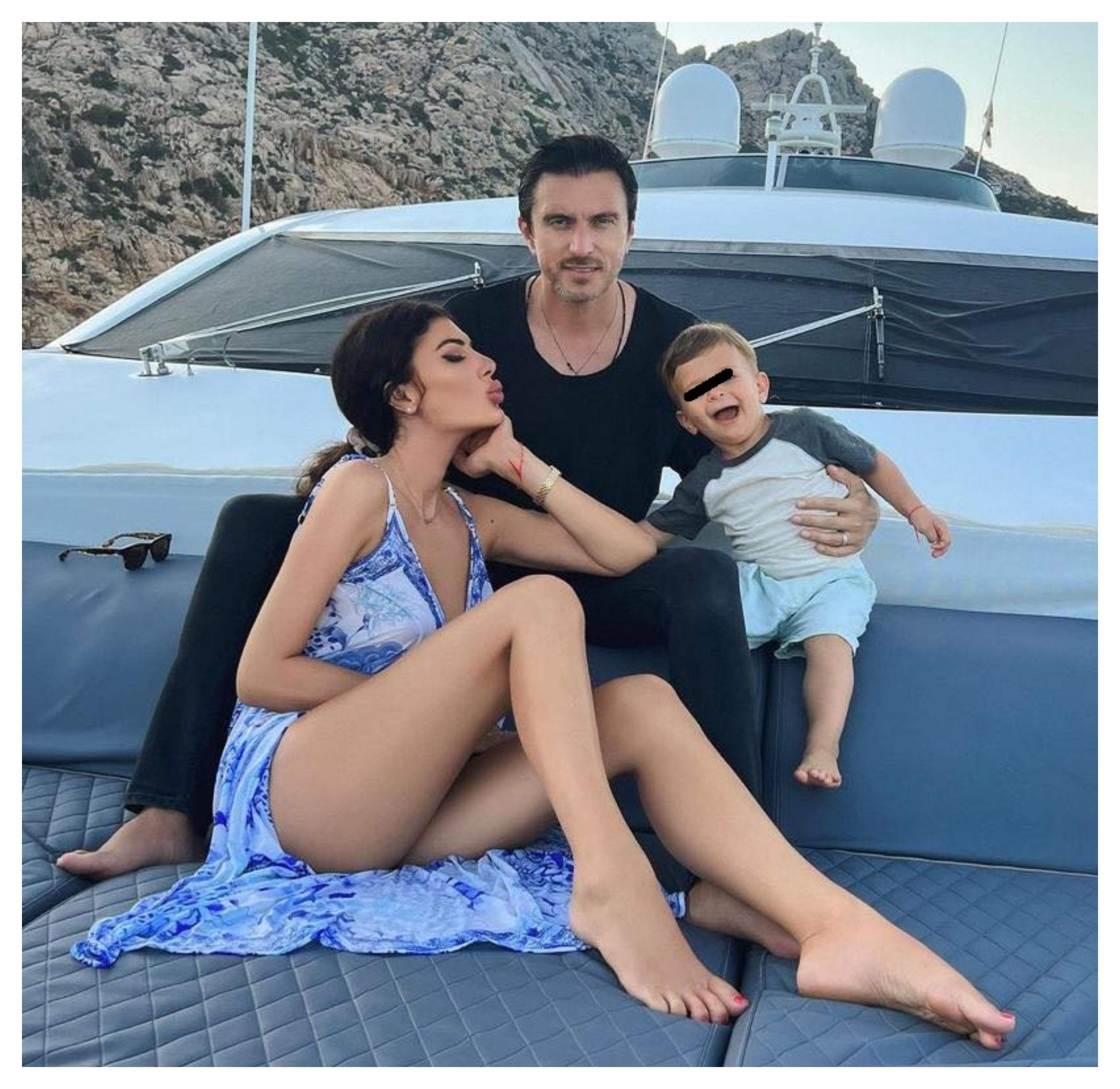 Angela Martini și Dragoș Săvulescu divorțează! Fotomodelul a depus deja actele! Cuplul se desparte după 7 ani și un copil împreună