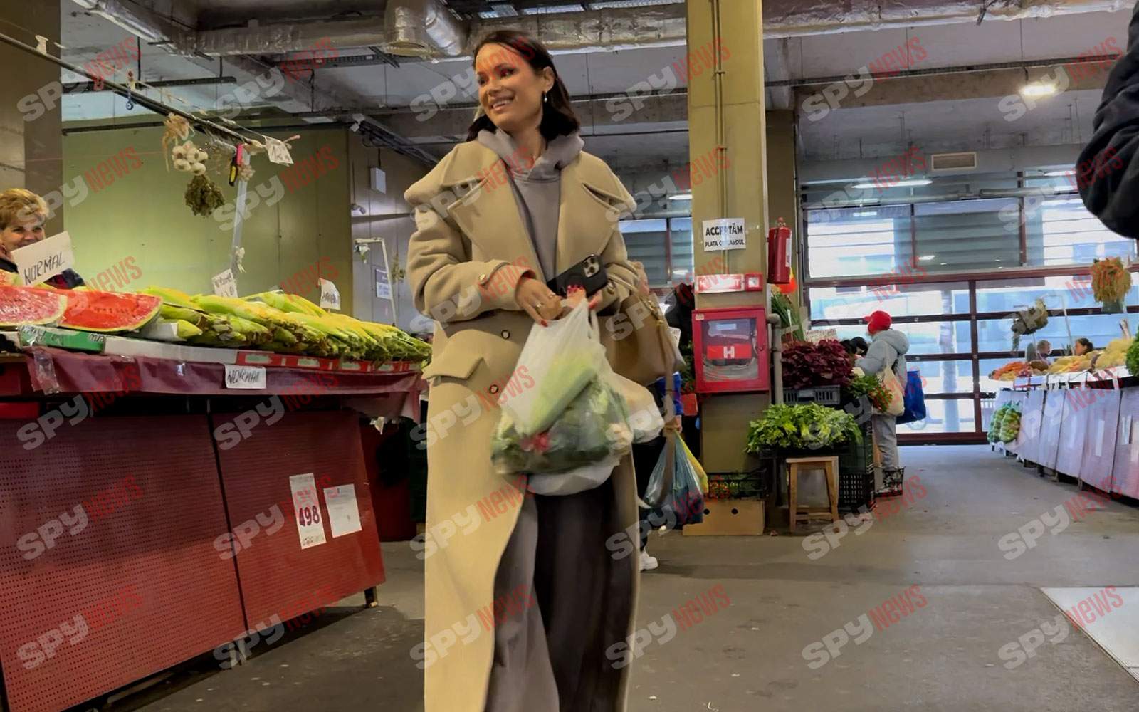 Irisha a fost iubită de milionar, dar ii plac micii! A traversat tot orașul pentru pofta asta! | PAPARAZZI