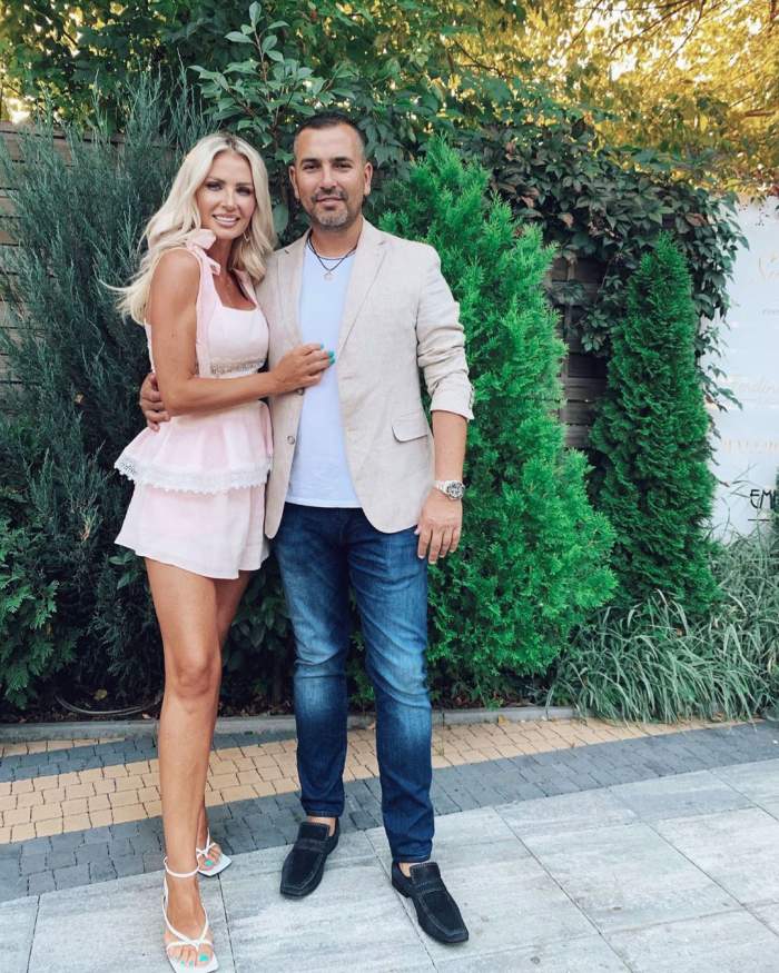 Andreea banica si Lucian Mitrea sunt imbrațisati