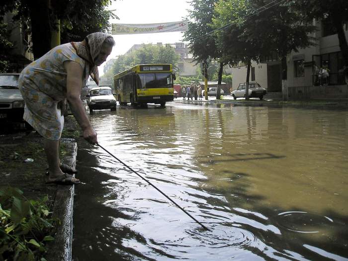 Codul roșu de vreme severă închide școlile în Constanța! Angajații ISU, chemați la serviciu din ziua liberă